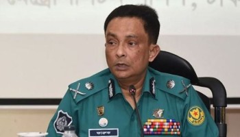 সাংবাদিকদের ওপর পুলিশী হামলায় ডিএমপি কমিশনারের দুঃখ প্রকাশ